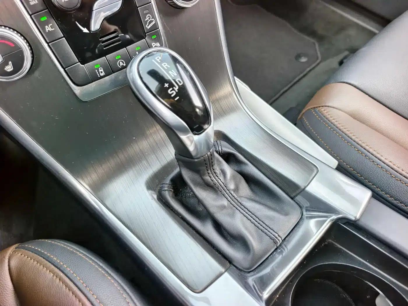 2015 Volvo XC60 T5 AWD Smart Edition — миниатюра 5