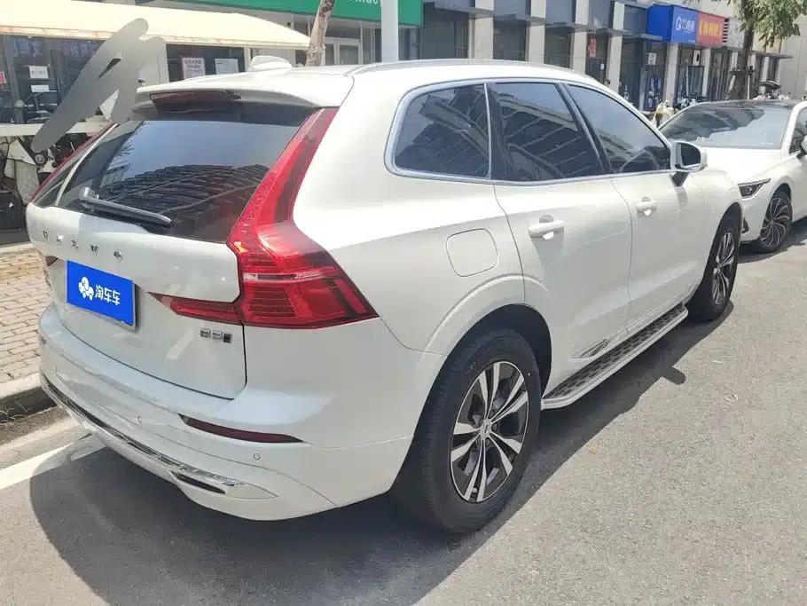 2024 Volvo XC60 B5 AWD Inscription Luxury Edition — миниатюра 3