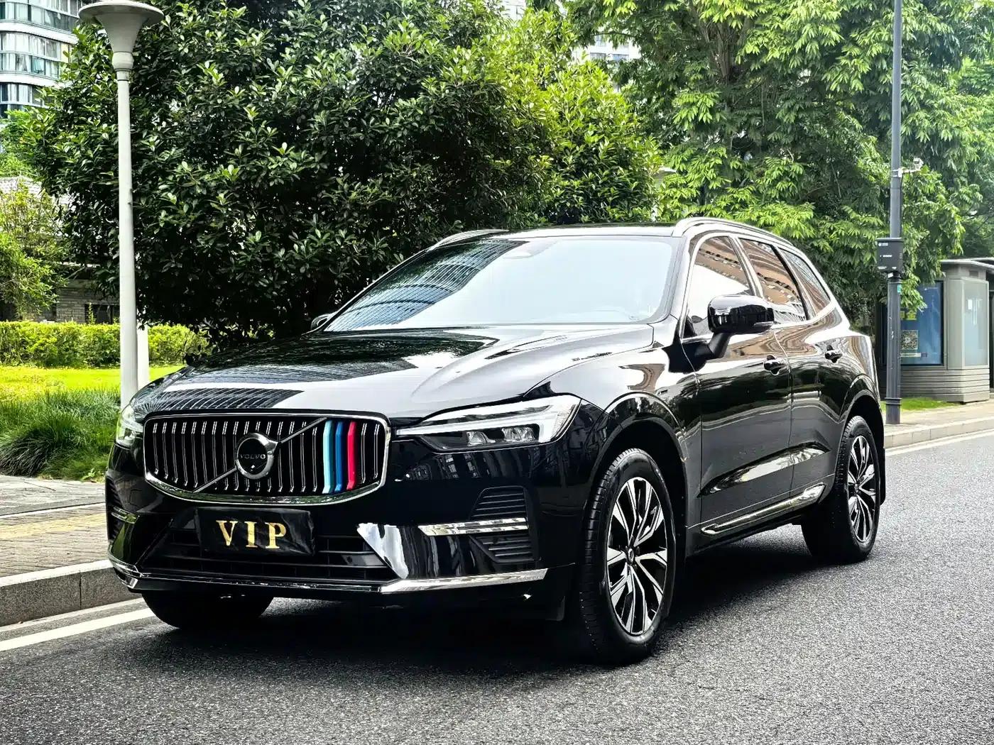 2025 Volvo XC60 B5 AWD Inscription Luxury Edition — миниатюра 1