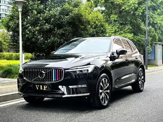 2025 Volvo XC60 B5 AWD Inscription Luxury Edition