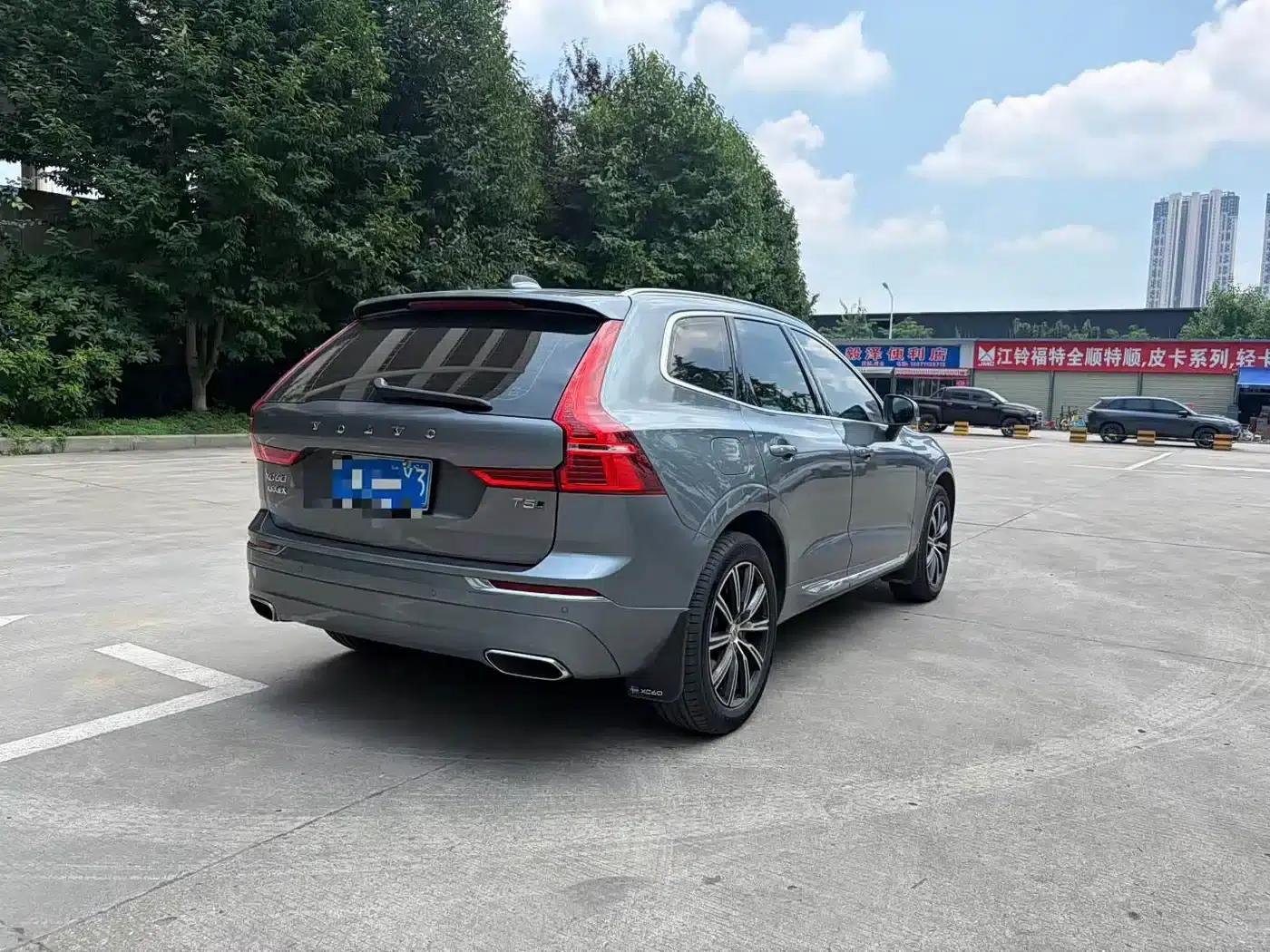 2021 Volvo XC60 T5 AWD Inscription Sport Edition — миниатюра 4