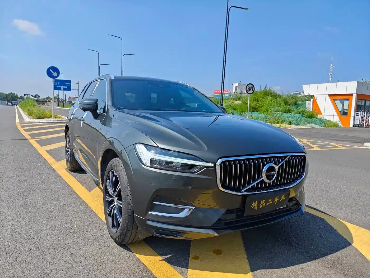 2021 Volvo XC60 T5 AWD Inscription Luxury Edition — миниатюра 3