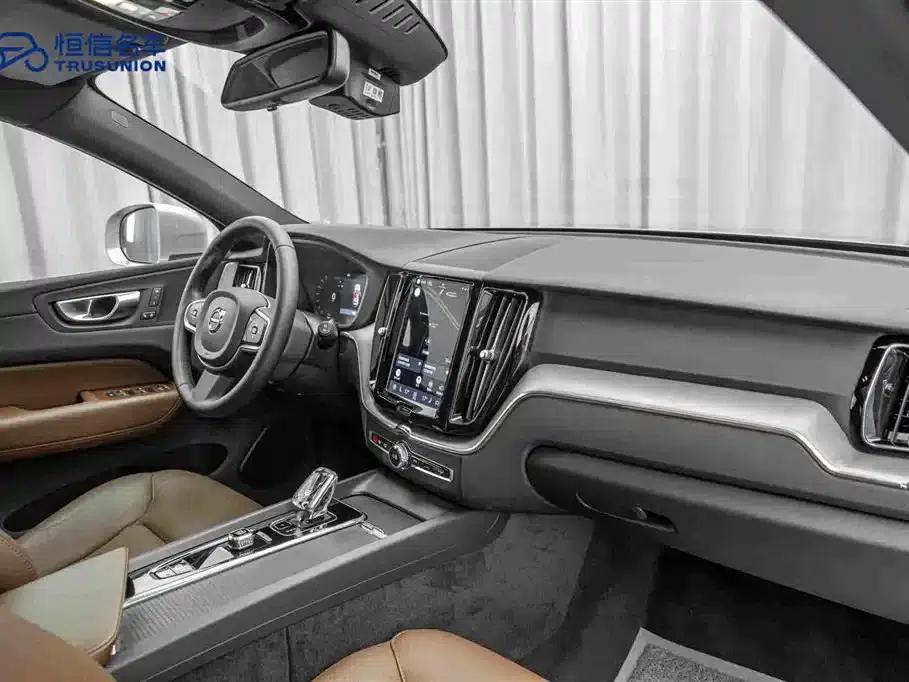 2024 Volvo XC60 B5 AWD Inscription Luxury Edition — миниатюра 14