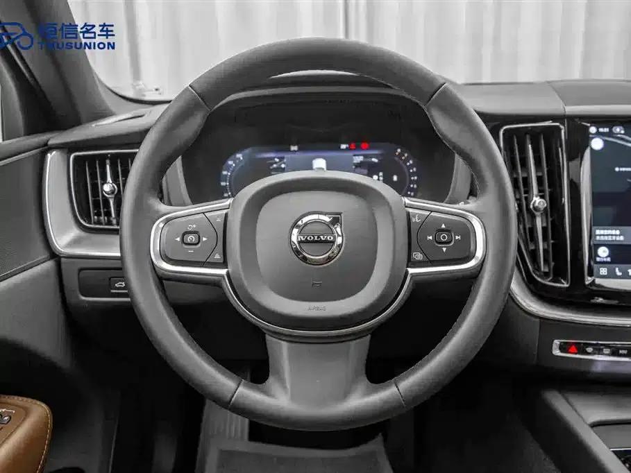 2024 Volvo XC60 B5 AWD Inscription Luxury Edition — миниатюра 17