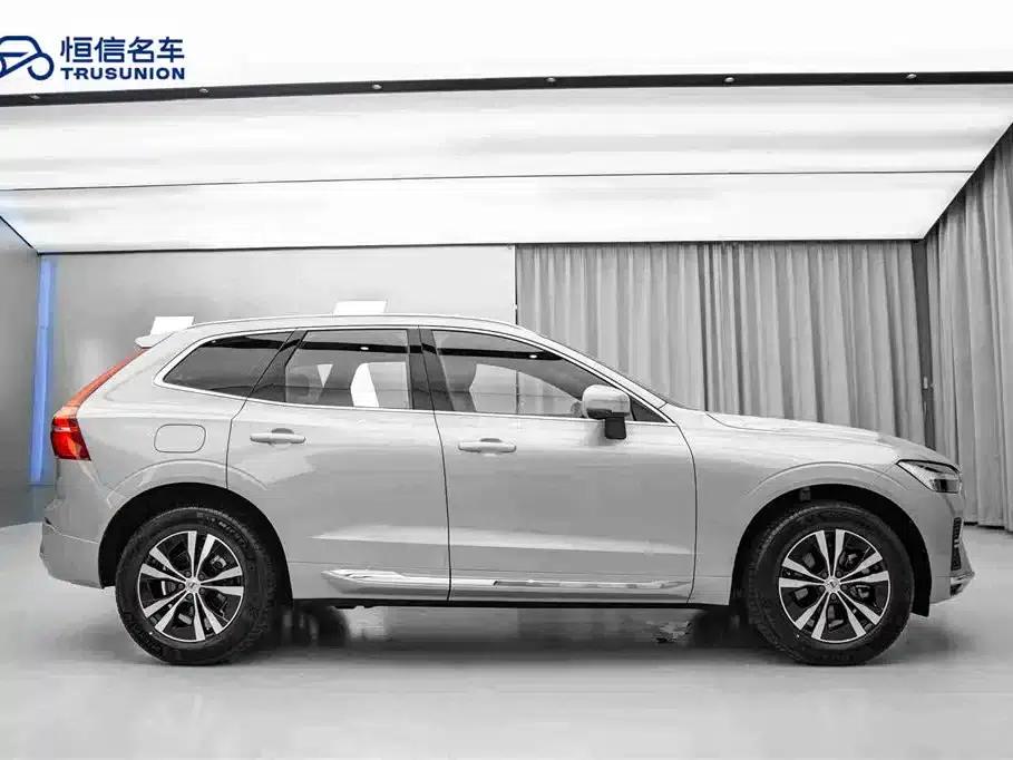 2024 Volvo XC60 B5 AWD Inscription Luxury Edition — миниатюра 4