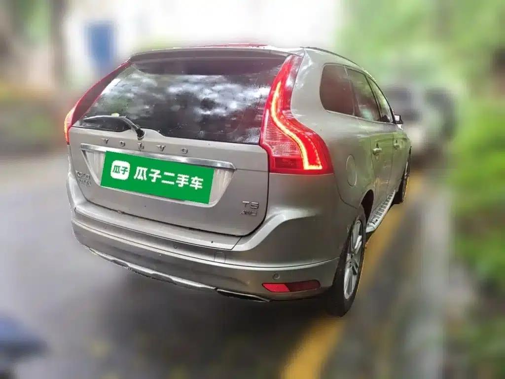 2016 Volvo XC60 T5 AWD Smart Edition — миниатюра 5
