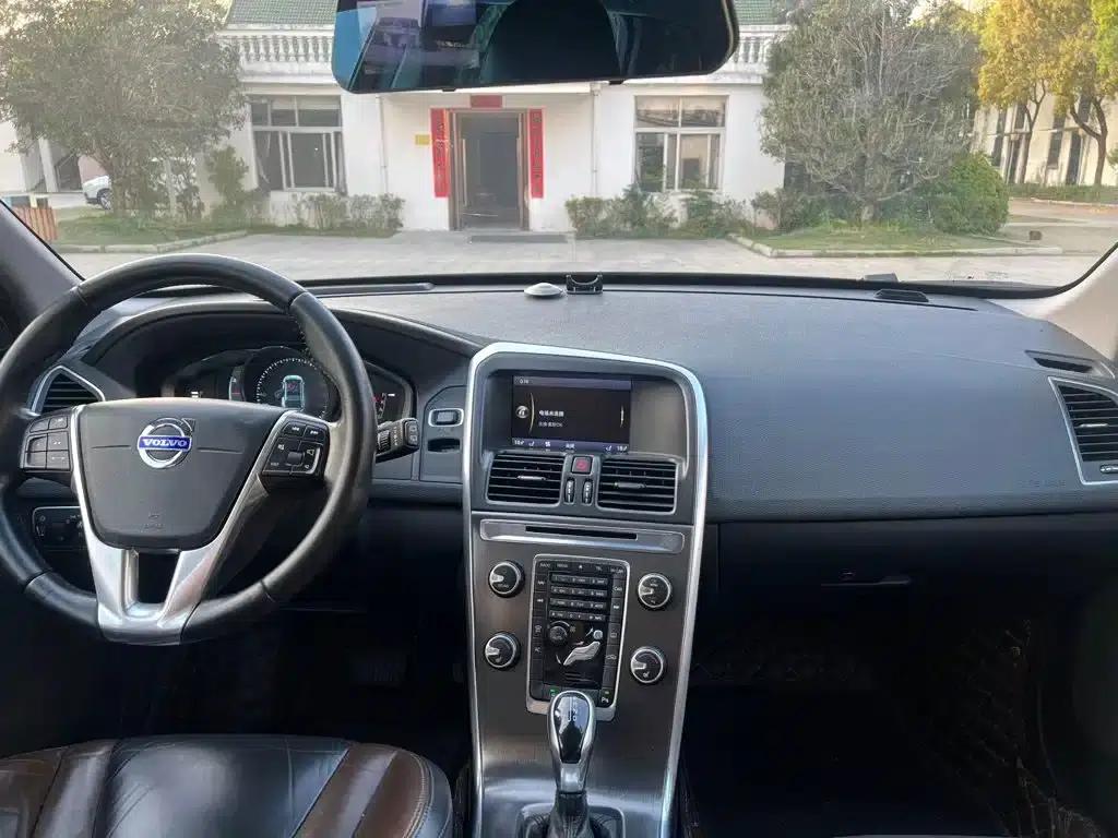 2014 Volvo XC60 Imported T5 Smart Edition — миниатюра 4