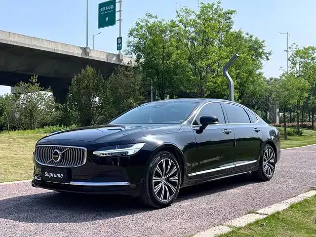 2023 Volvo S90 B5 Smart Luxury Edition