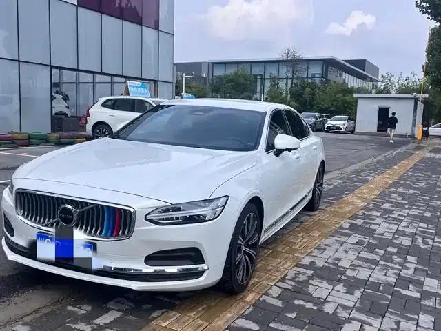 2025 Volvo S90 B5 Inscription Luxury Edition