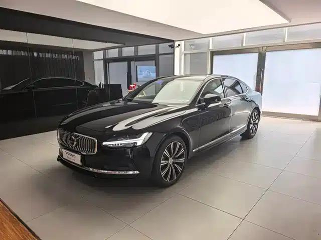 2025 Volvo S90 B5 Inscription Luxury Edition