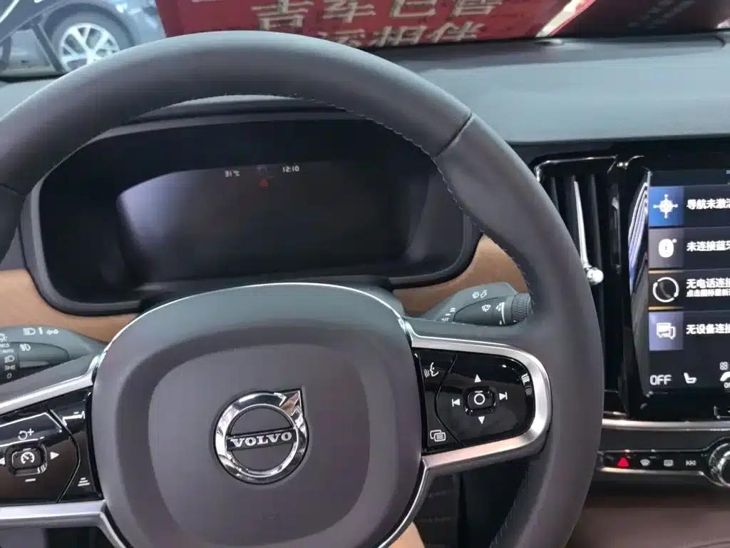 2021 Volvo S90 B5 Smart Luxury Edition — миниатюра 3