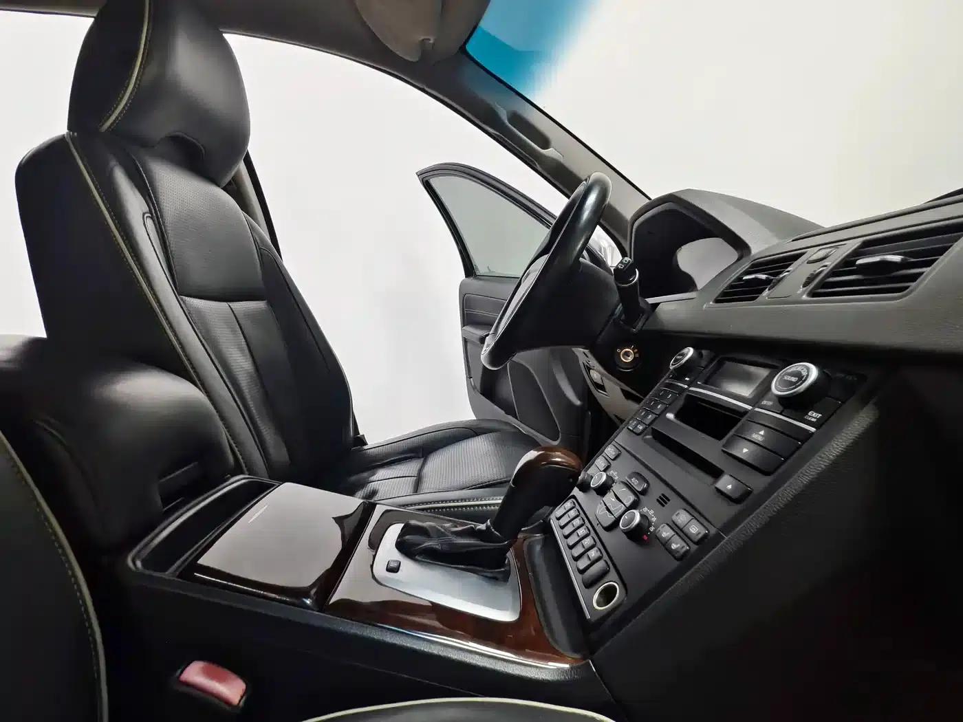 2013 Volvo XC90 2.5T T5 Executive Upgrade Edition — миниатюра 15