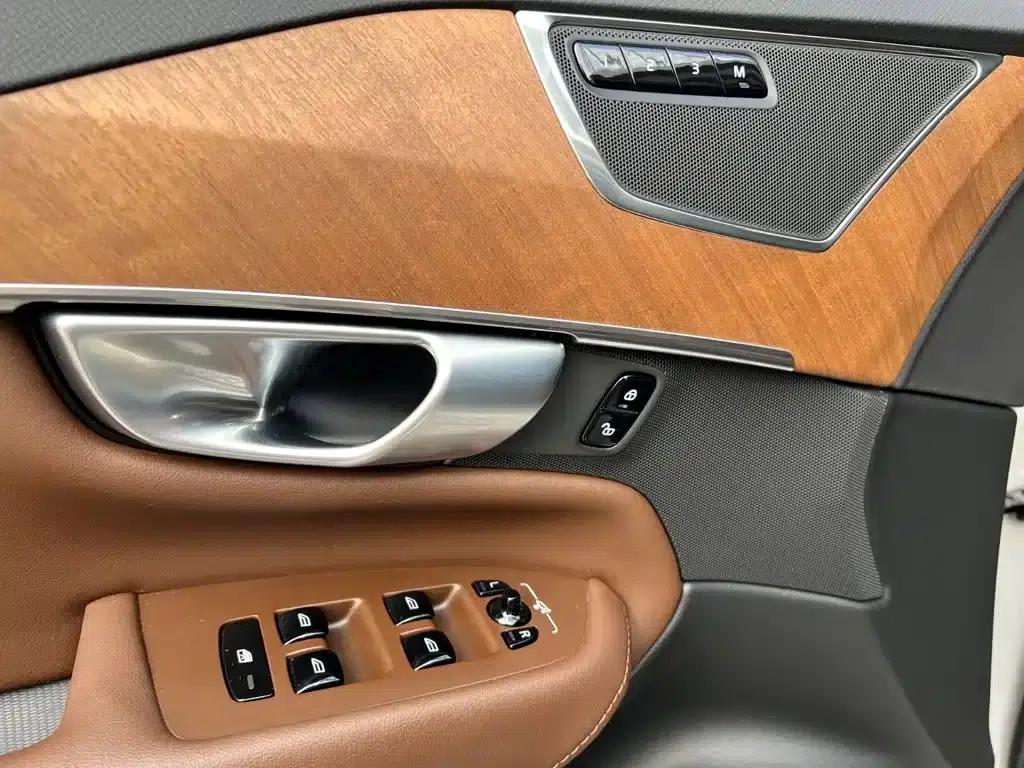 2023 Volvo XC90 B5 Smart Luxury Edition 5-seater — миниатюра 7
