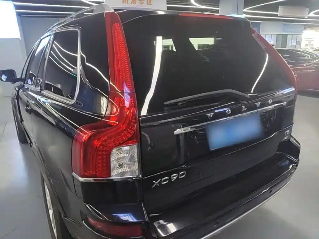 2013 Volvo XC90 2.5T T5 Executive Upgrade Edition — миниатюра 5