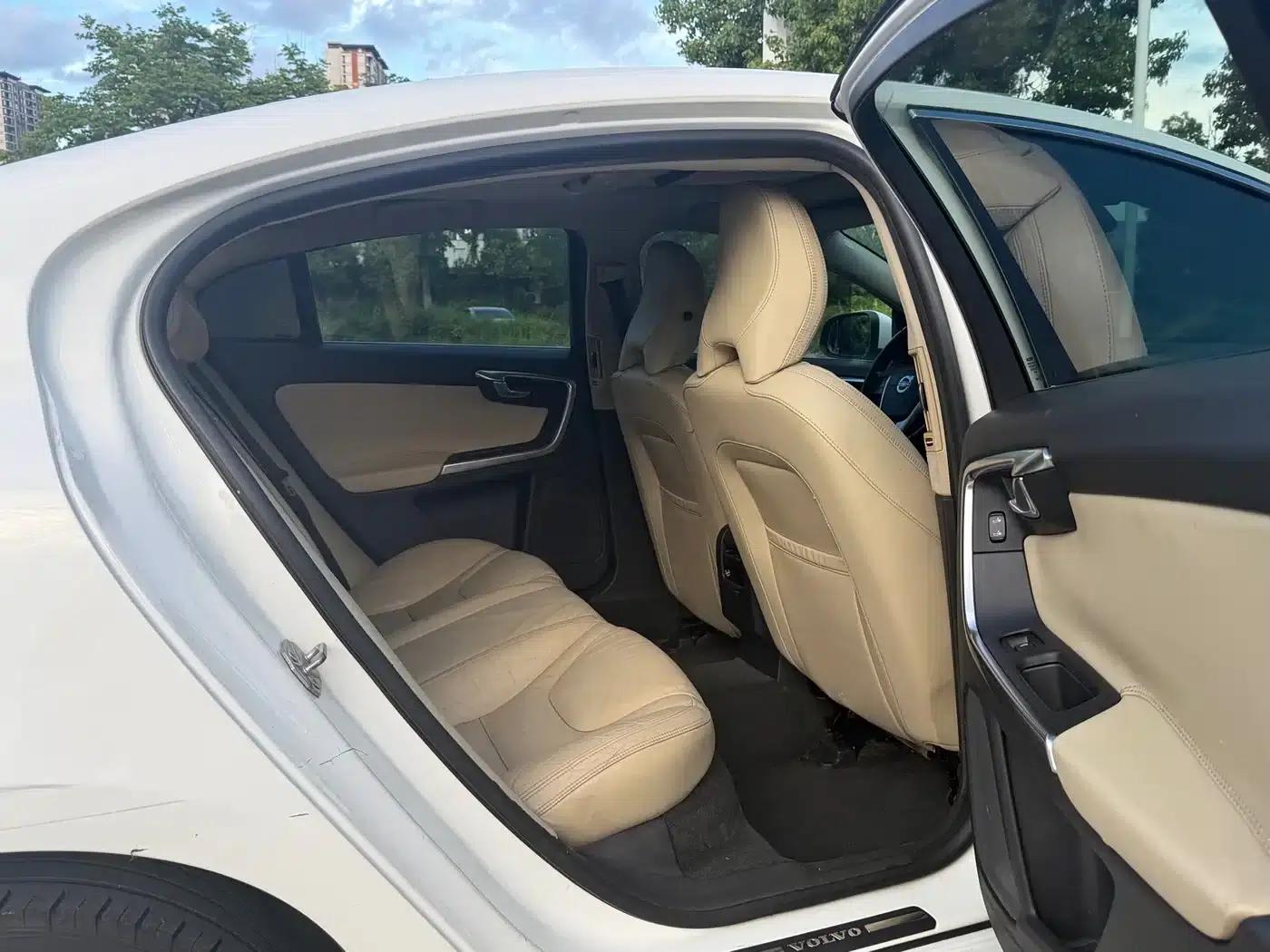 2015 Volvo S60 S60L 2.0T Smart Edition — миниатюра 17