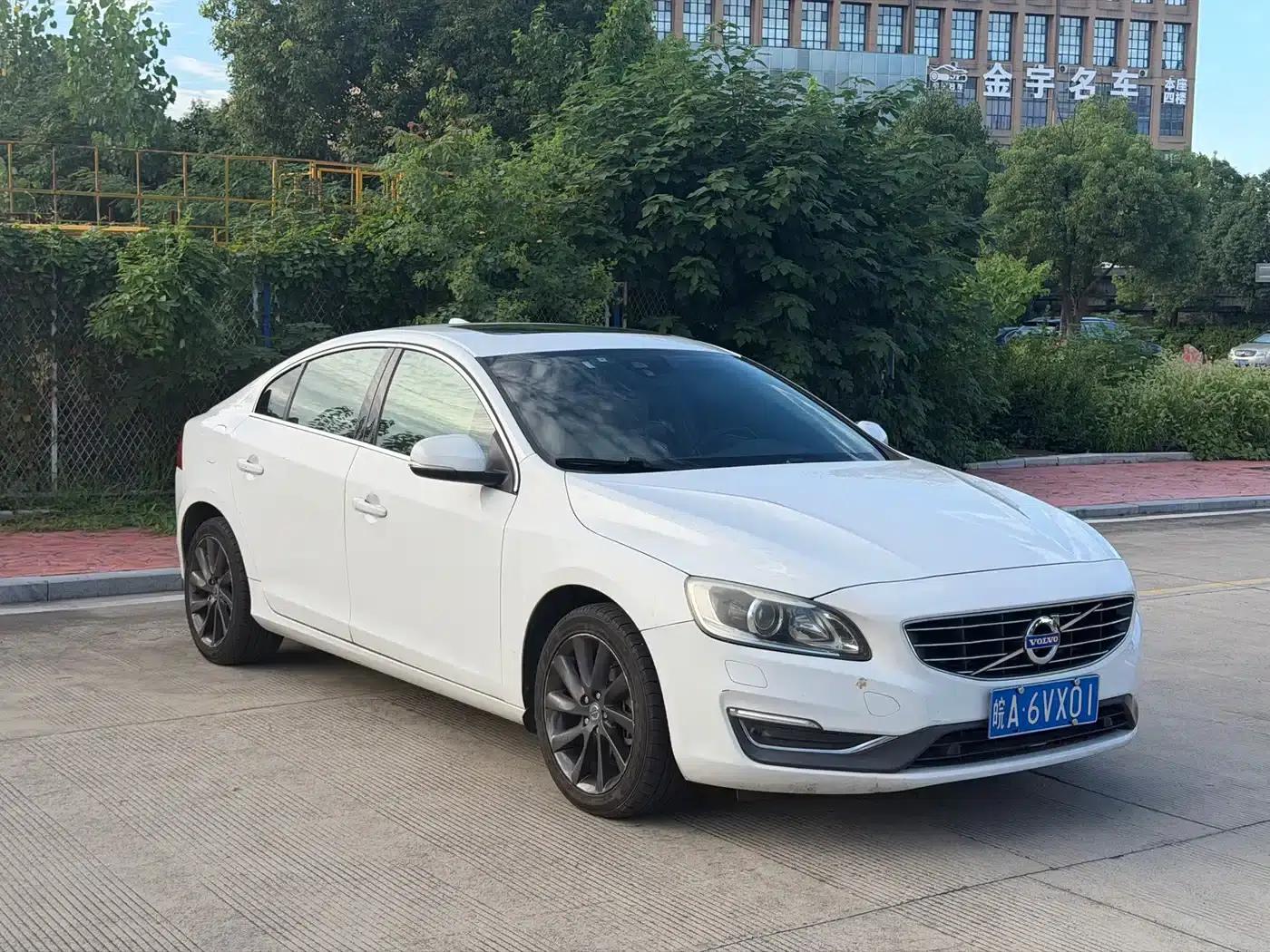 2015 Volvo S60 S60L 2.0T Smart Edition — миниатюра 3