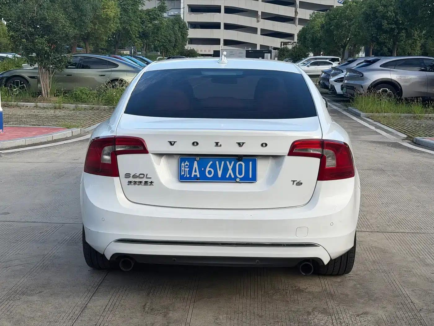2015 Volvo S60 S60L 2.0T Smart Edition — миниатюра 6