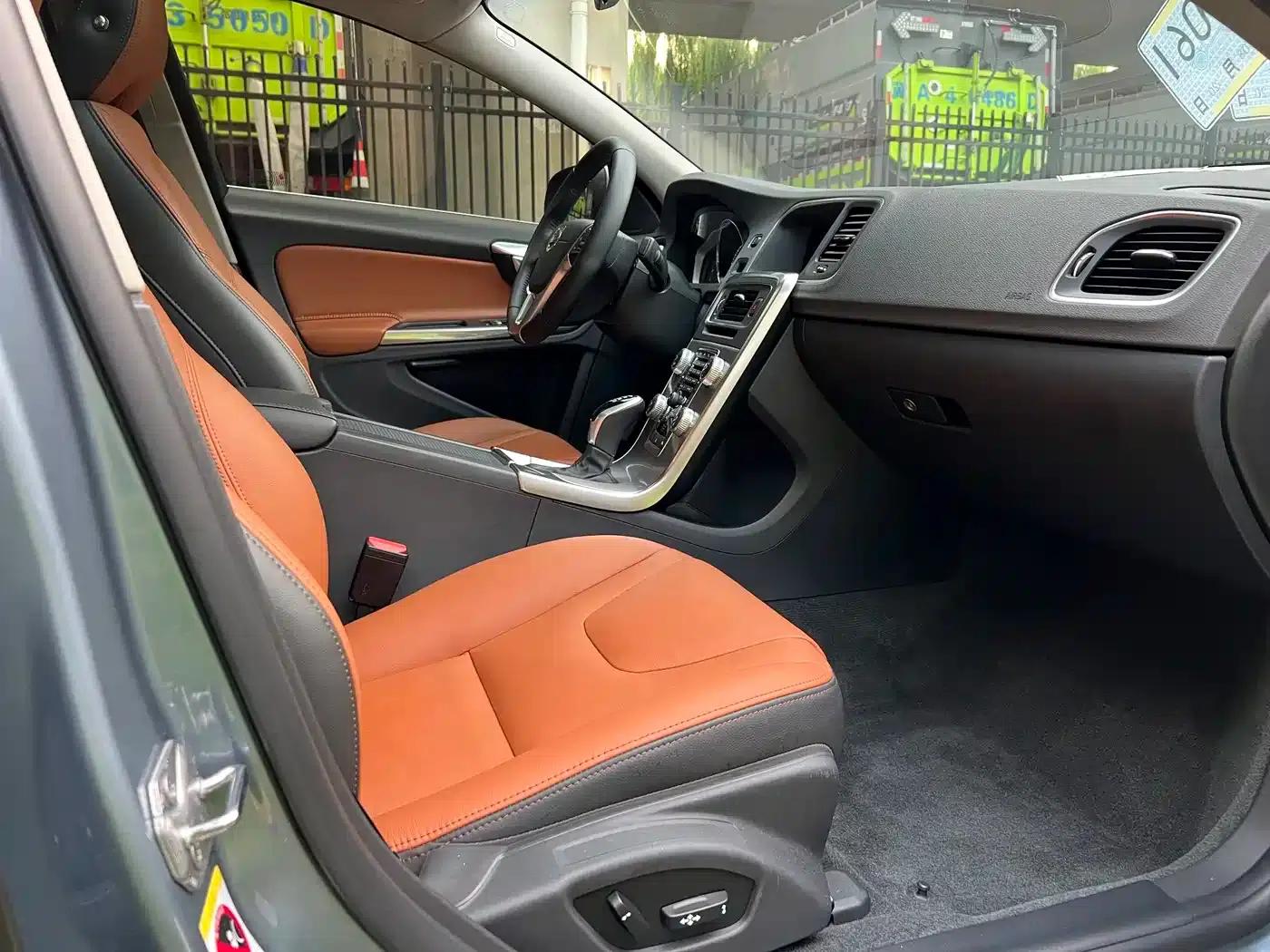 2018 Volvo S60 S60L T4 Smart Edition — миниатюра 6