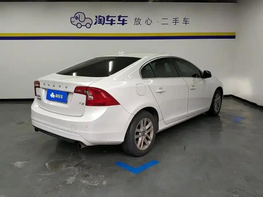 2018 Volvo S60 S60L T3 Smart Edition — миниатюра 3