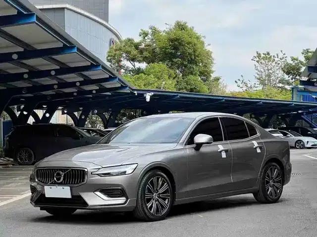 2021 Volvo S60 T4 Inscription Luxury Edition