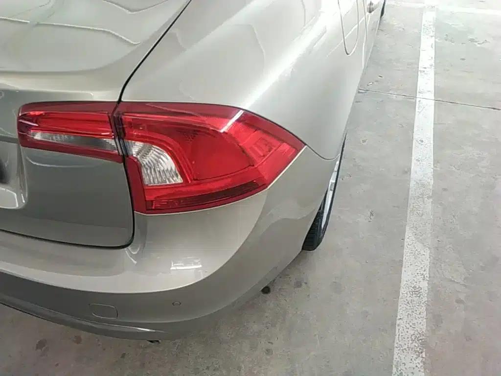 2014 Volvo S60 S60L 2.0T Smart Edition — миниатюра 8