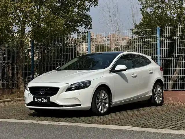 2016 Volvo V40 T4 Smart Edition