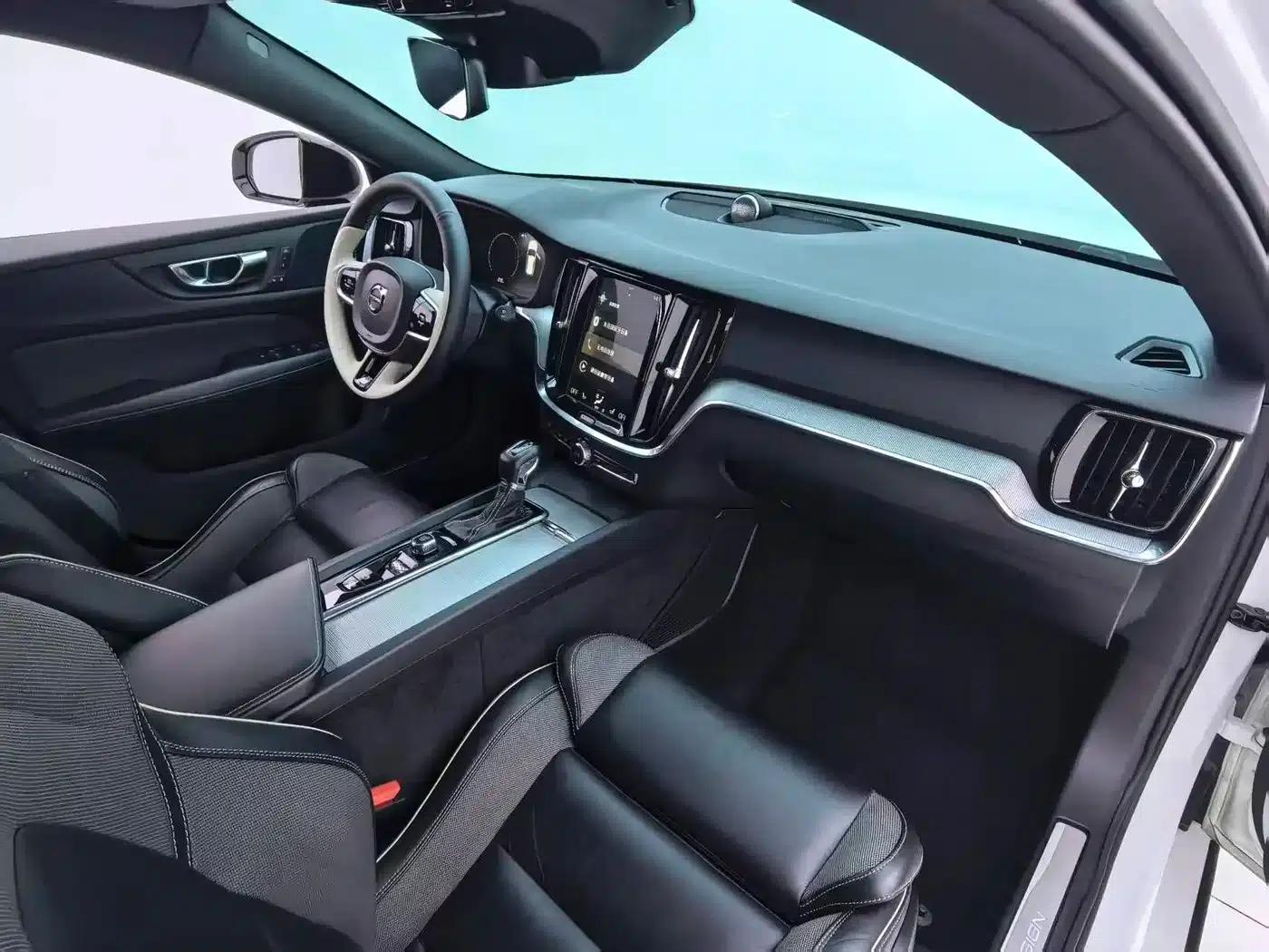 2020 Volvo V60 T5 Inscription Sport Edition — миниатюра 7