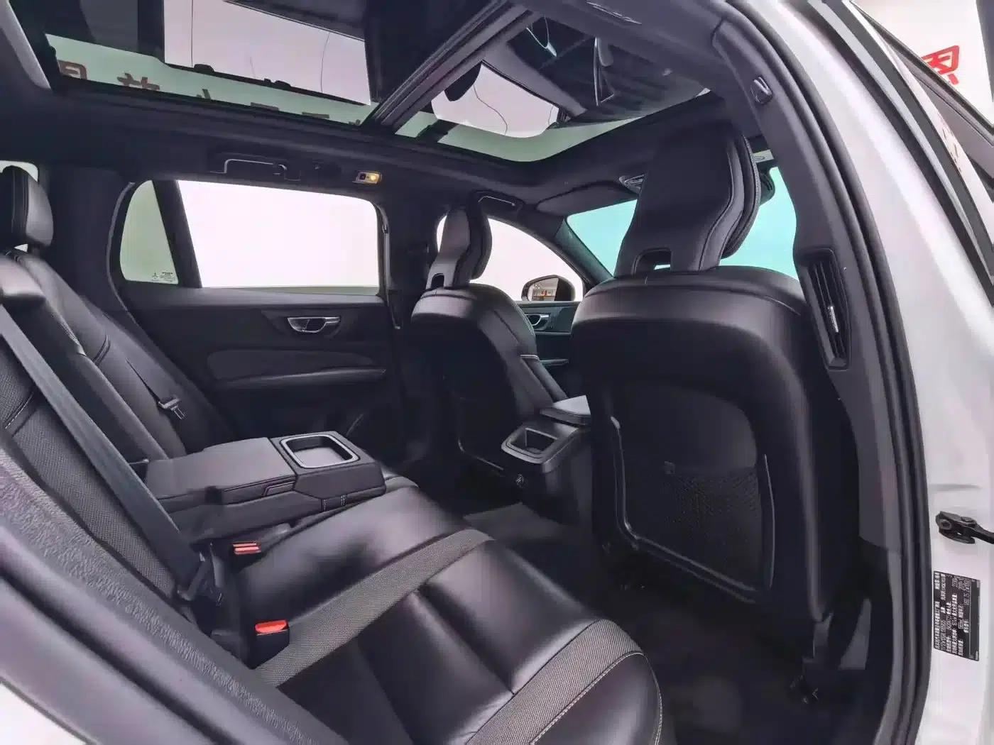 2020 Volvo V60 T5 Inscription Sport Edition — миниатюра 10