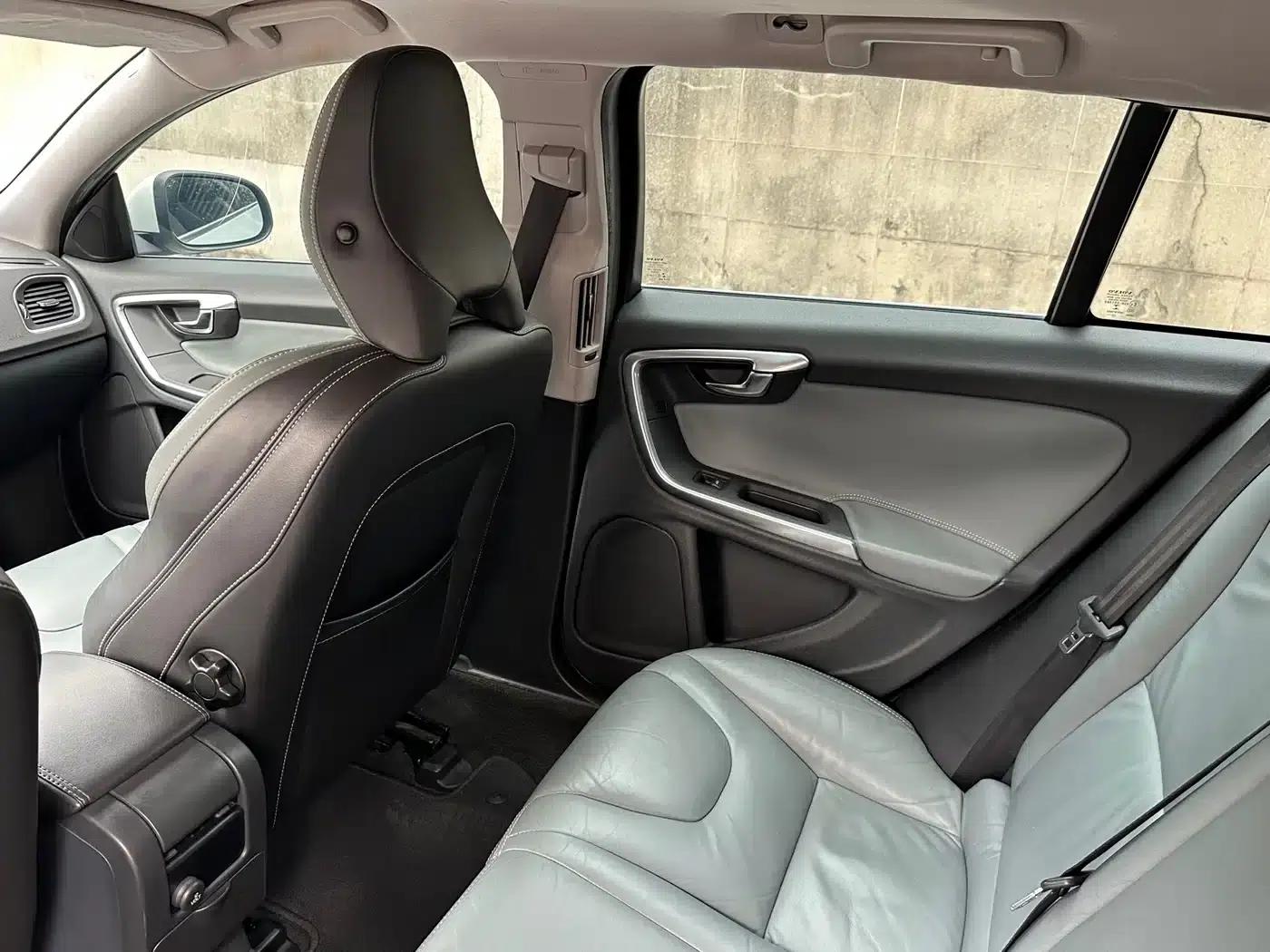 2014 Volvo V60 Facelift T5 Smart Edition — миниатюра 15