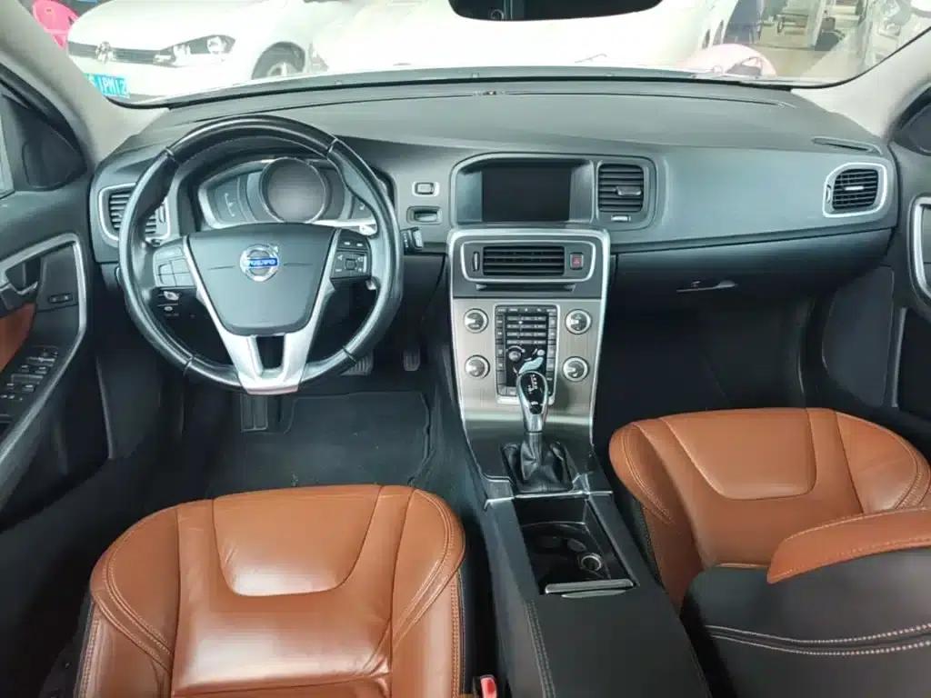 2015 Volvo V60 T5 Smart Edition — миниатюра 10