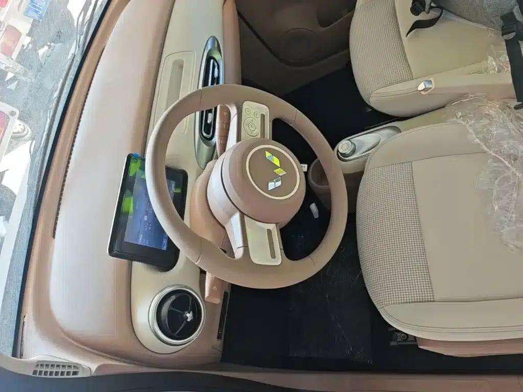 Hongguang MINIEV 2025 Fourth Generation Four-Door Advanced Model — миниатюра 11