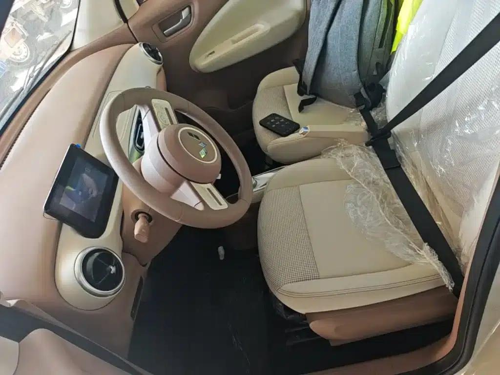 Hongguang MINIEV 2025 Fourth Generation Four-Door Advanced Model — миниатюра 15