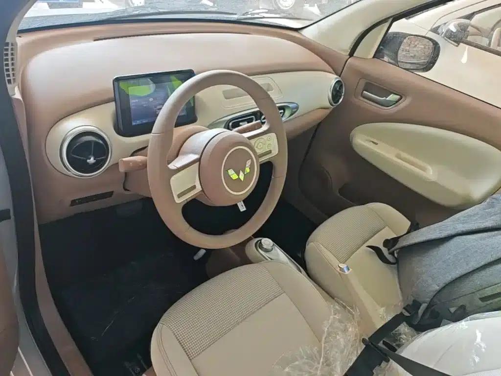 Hongguang MINIEV 2025 Fourth Generation Four-Door Advanced Model — миниатюра 10