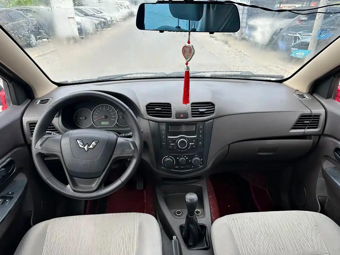 Wuling Hongguang 2016 1.5L Facelift S Comfort Model — миниатюра 5