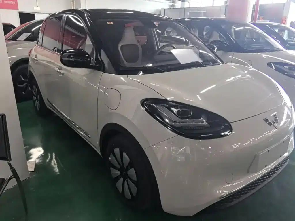 Wuling Bingo 2023 Model, 333km Range, Lingxi Connectivity+ Model — миниатюра 4