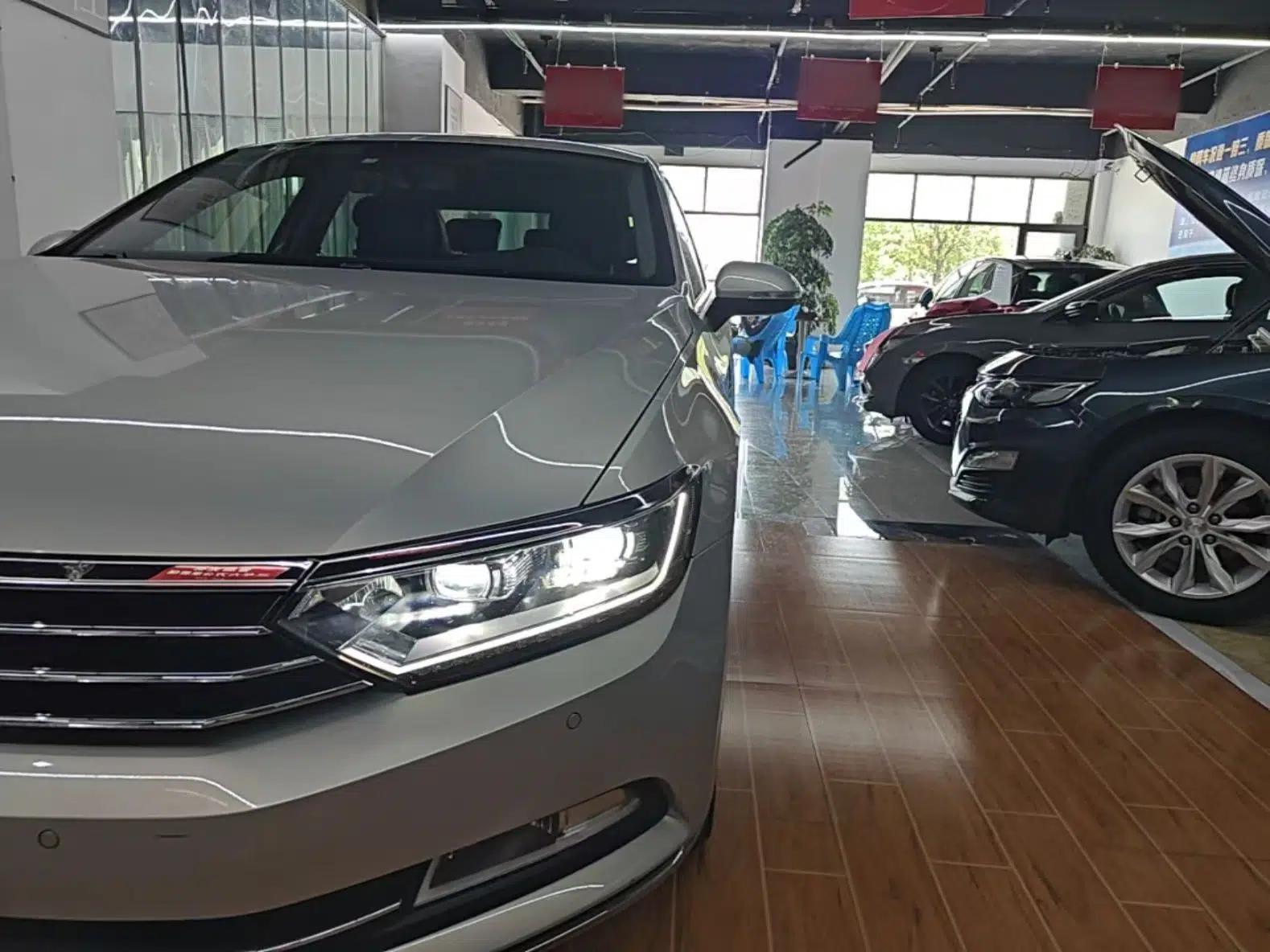 Volkswagen Magotan 2017 330TSI DSG Luxury Model — миниатюра 8