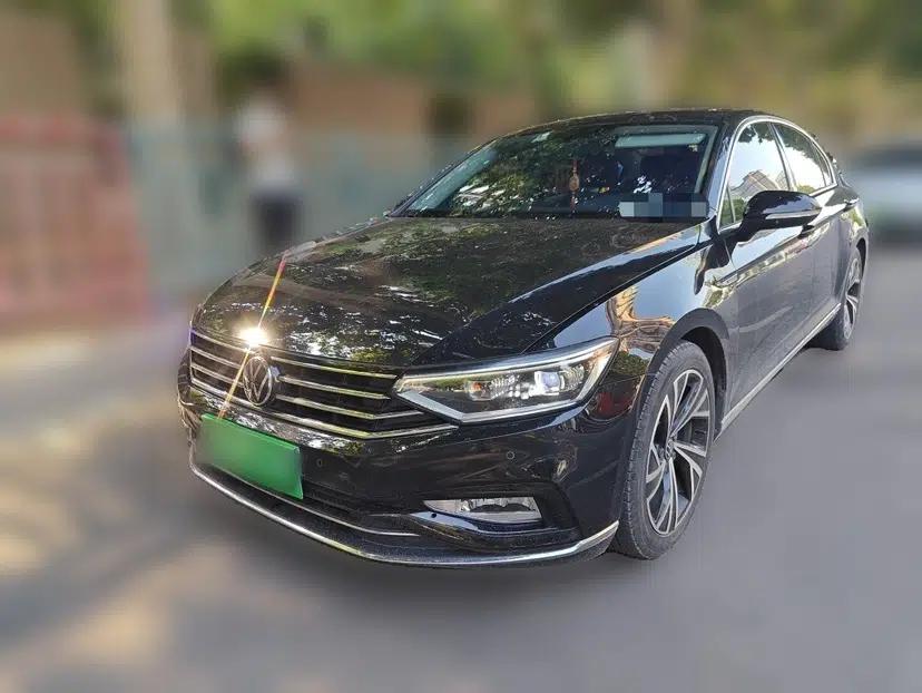 Volkswagen Magotan 2021 330TSI DSG 30th Anniversary Edition — миниатюра 3