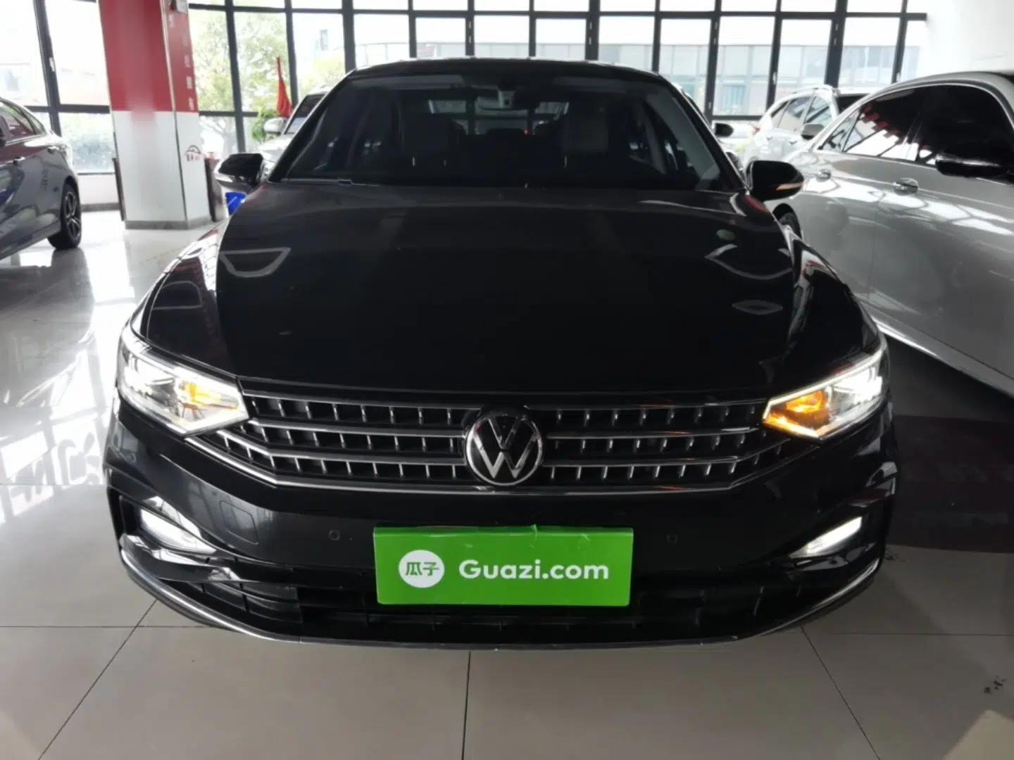 Volkswagen Magotan 2023 2 Million Units Limited Edition 330TSI DSG Leading Version — миниатюра 2