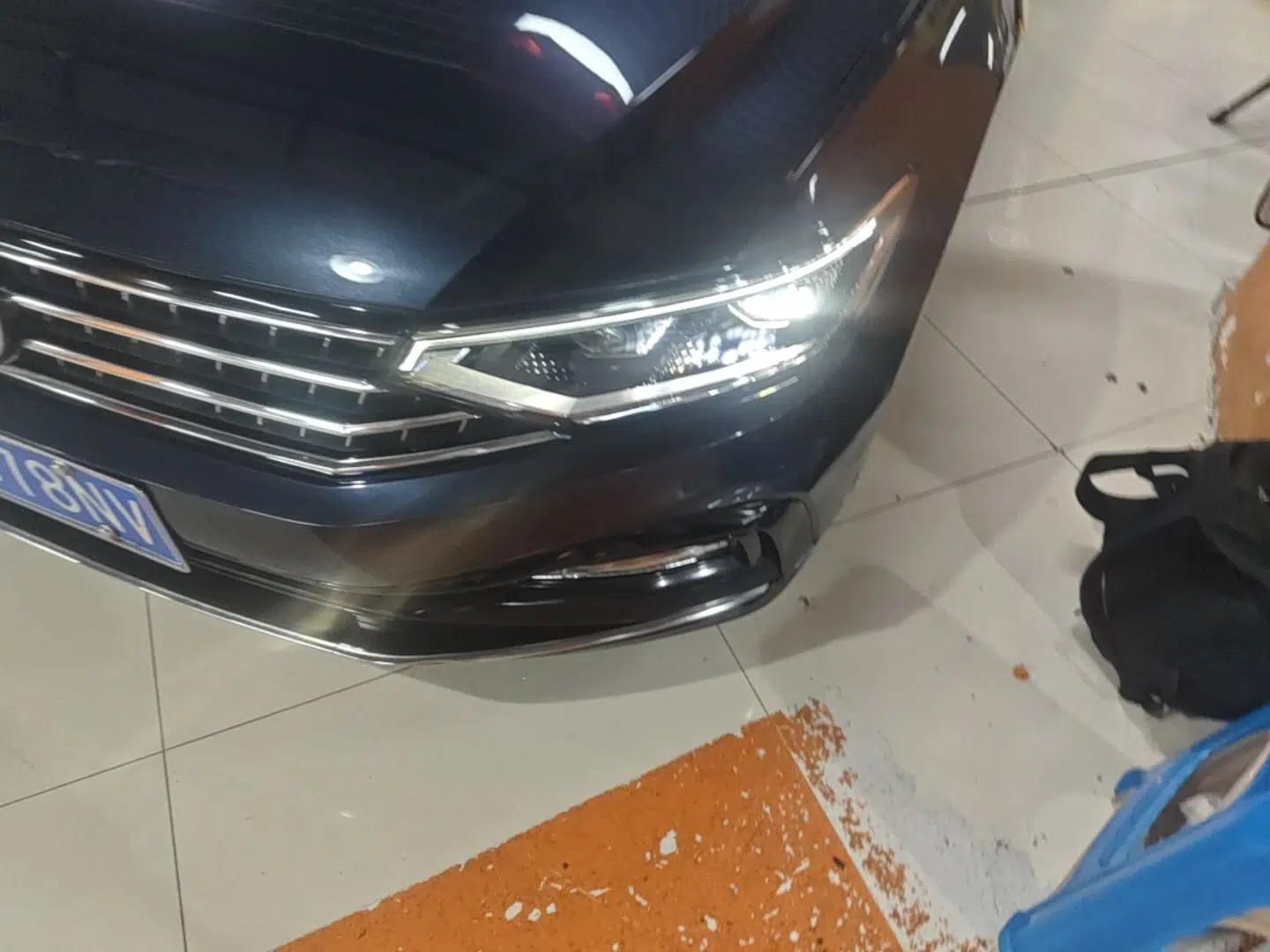 Volkswagen Magotan 2023 2 Million Units Commemorative Edition 330TSI DSG Luxury Version — миниатюра 8