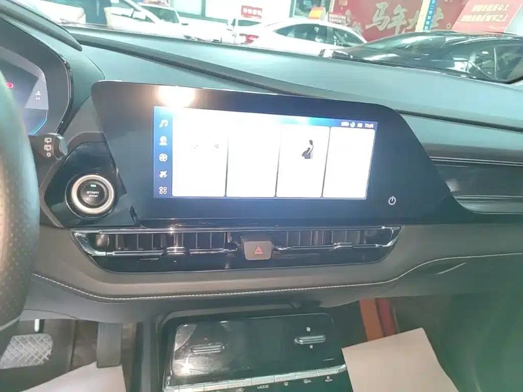 Wuling Capgemini 2022 280T 1.5T CVT Flagship Edition — миниатюра 13