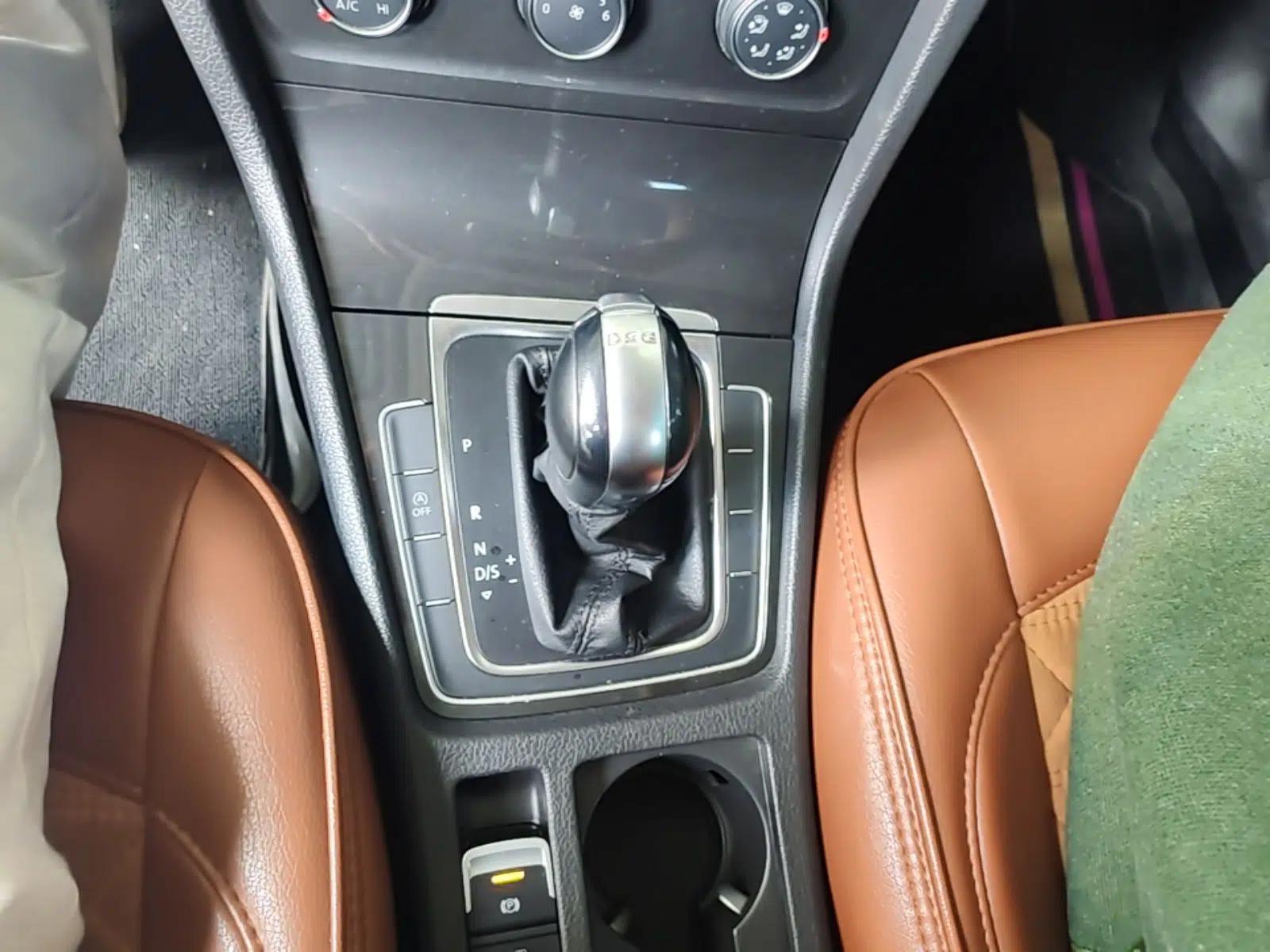 Volkswagen Golf 2018 230TSI Automatic Comfort Model — миниатюра 16
