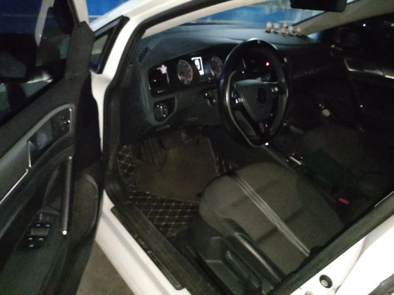 Volkswagen Golf 2020 Zhiai Edition 280TSI DSG Comfort Model — миниатюра 16