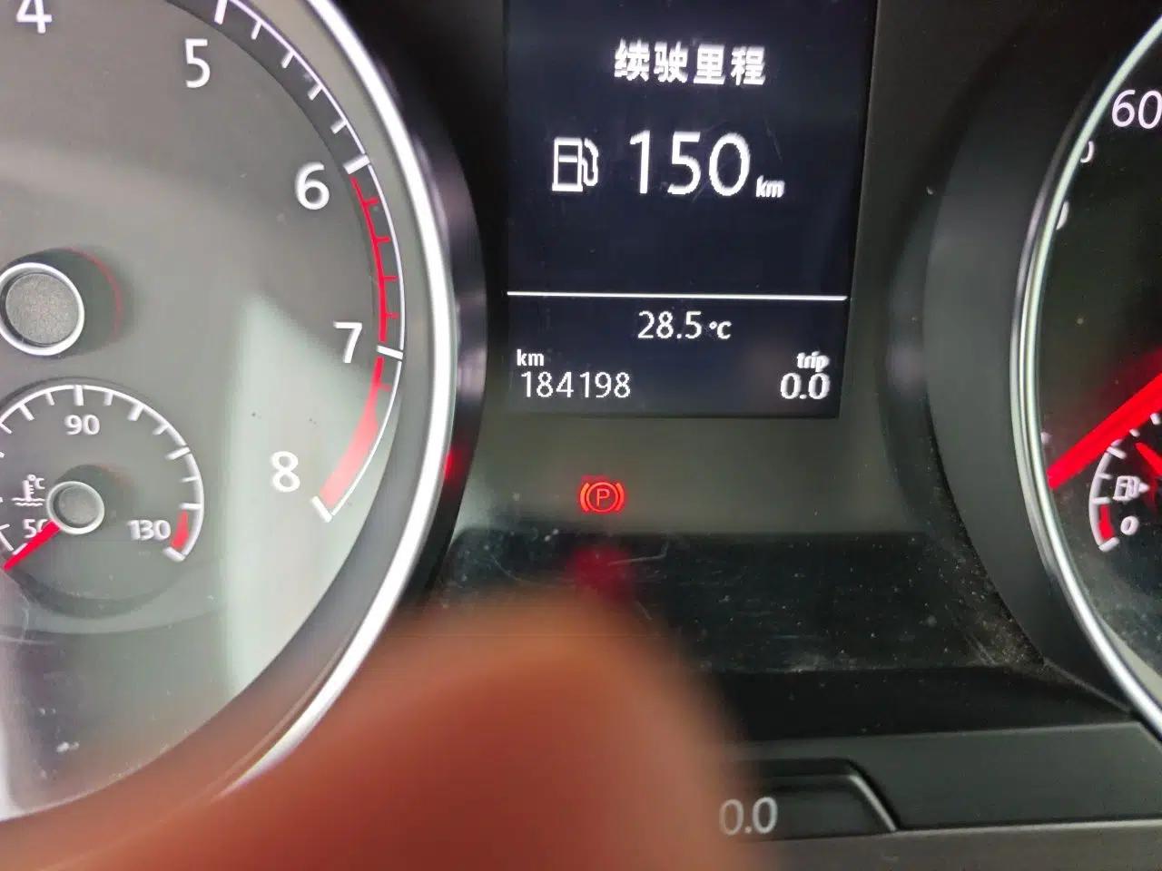 Volkswagen Golf 2016 230TSI Automatic Luxury Version — миниатюра 12