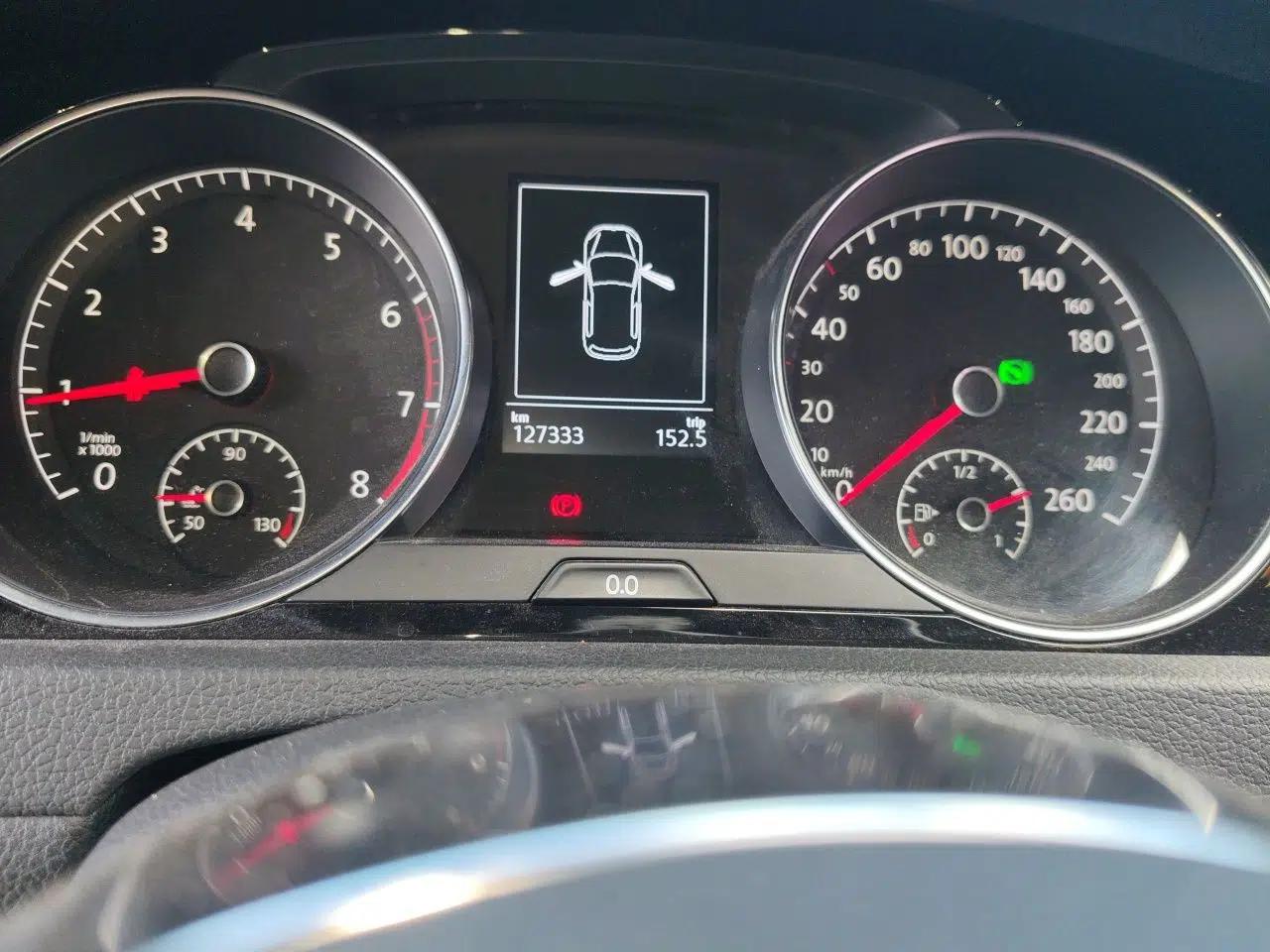 Volkswagen Golf 2017 280TSI Automatic R-Line Million-Vehicle Commemorative Edition — миниатюра 12