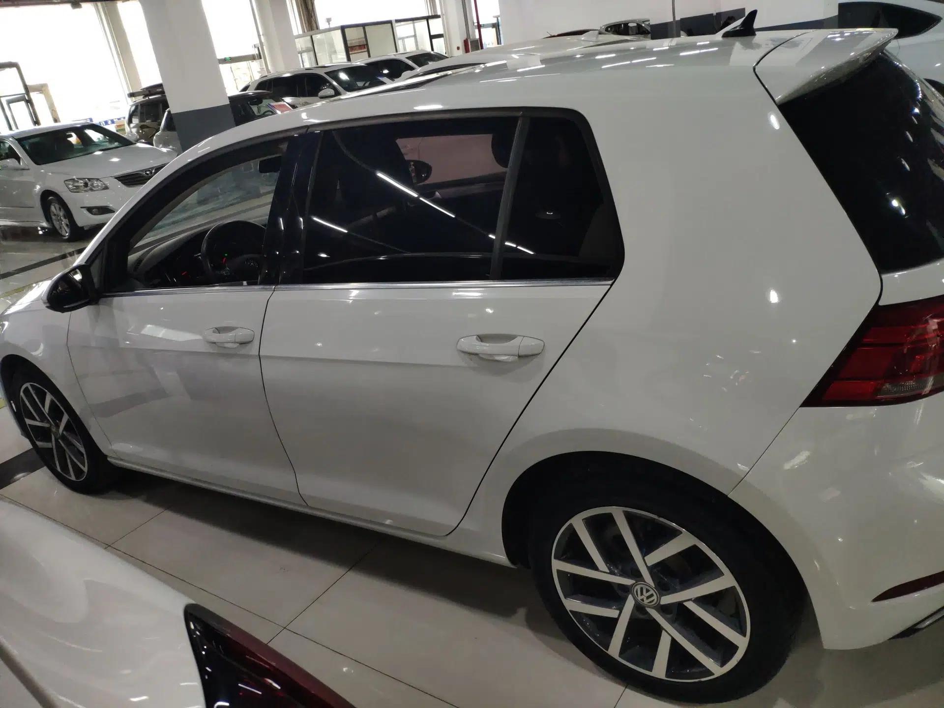 Volkswagen Golf 2020 Zhiai Edition 200TSI DSG Comfortable & Ambitious Version — миниатюра 4