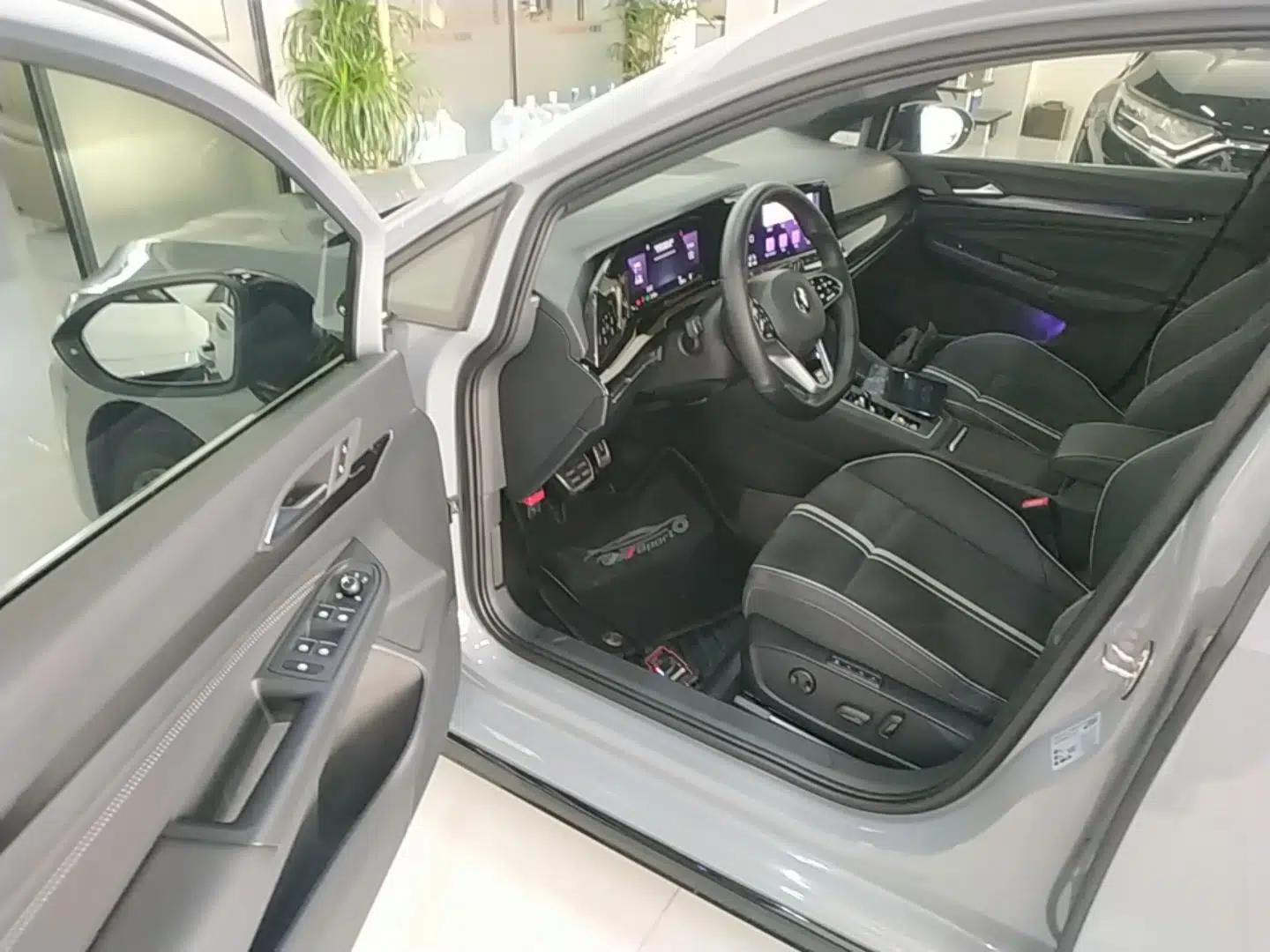 Volkswagen Golf 2021 280TSI DSG R-Line — миниатюра 23