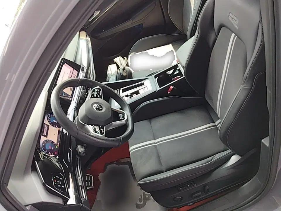 Volkswagen Golf 2024 280TSI DSG R-Line 50th Anniversary Edition — миниатюра 17