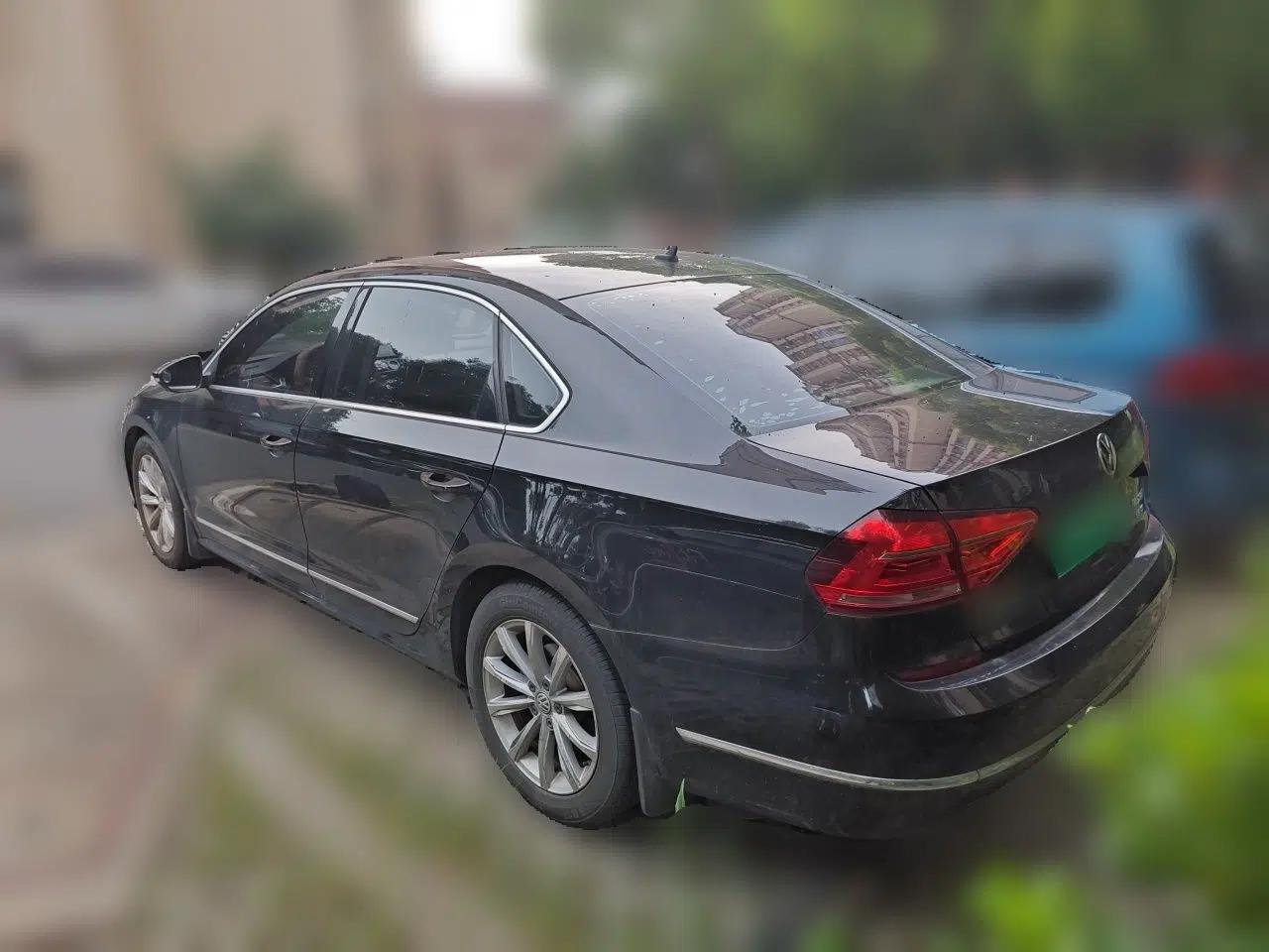 Volkswagen Passat 2016 330TSI DSG Luxury Edition — миниатюра 4
