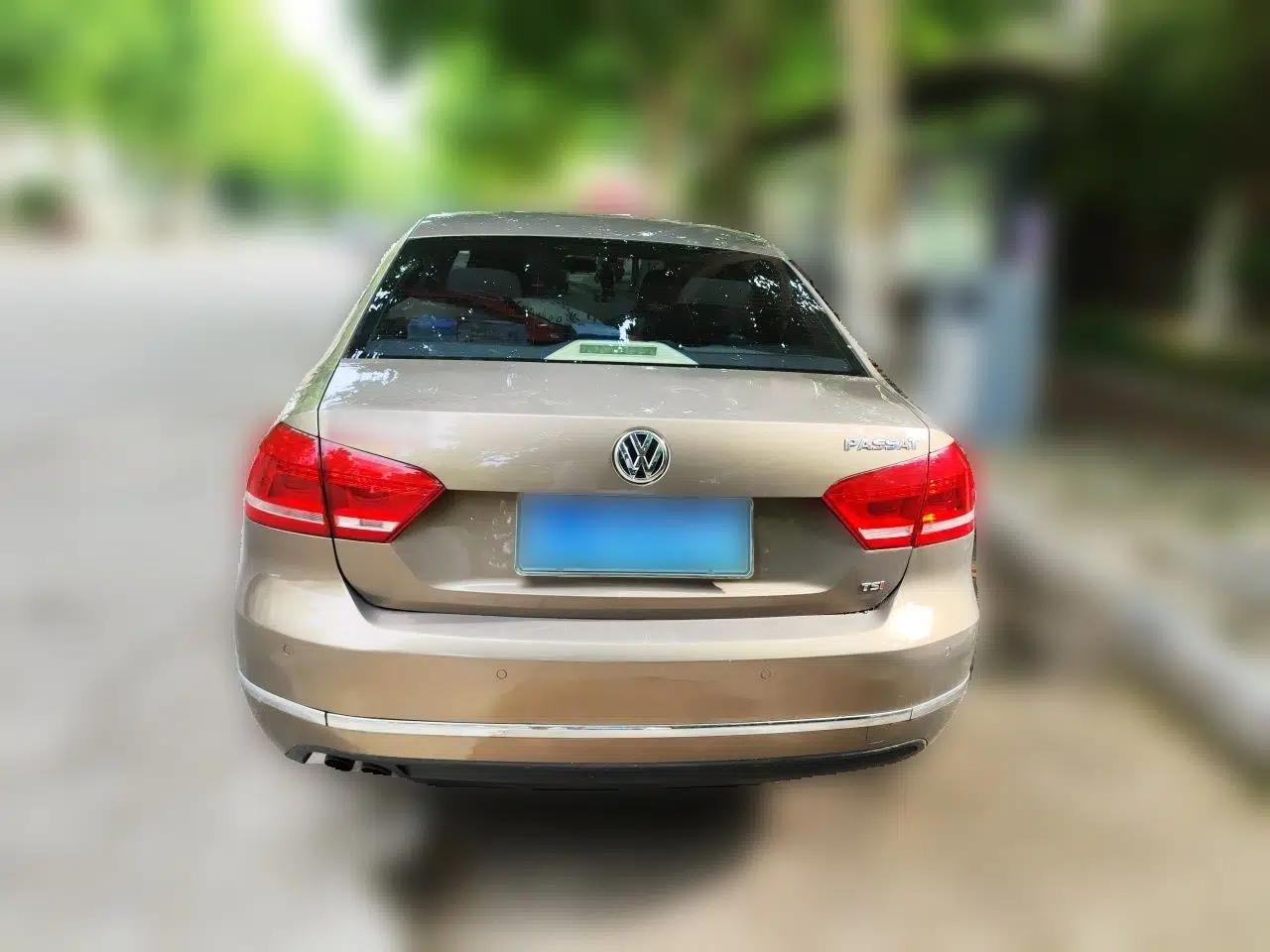 Volkswagen Passat 2014 1.4TSI Manual Luxury Edition — миниатюра 5
