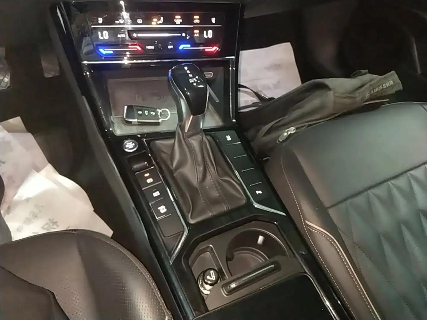Volkswagen Passat 2020 330TSI Luxury Edition China VI — миниатюра 16